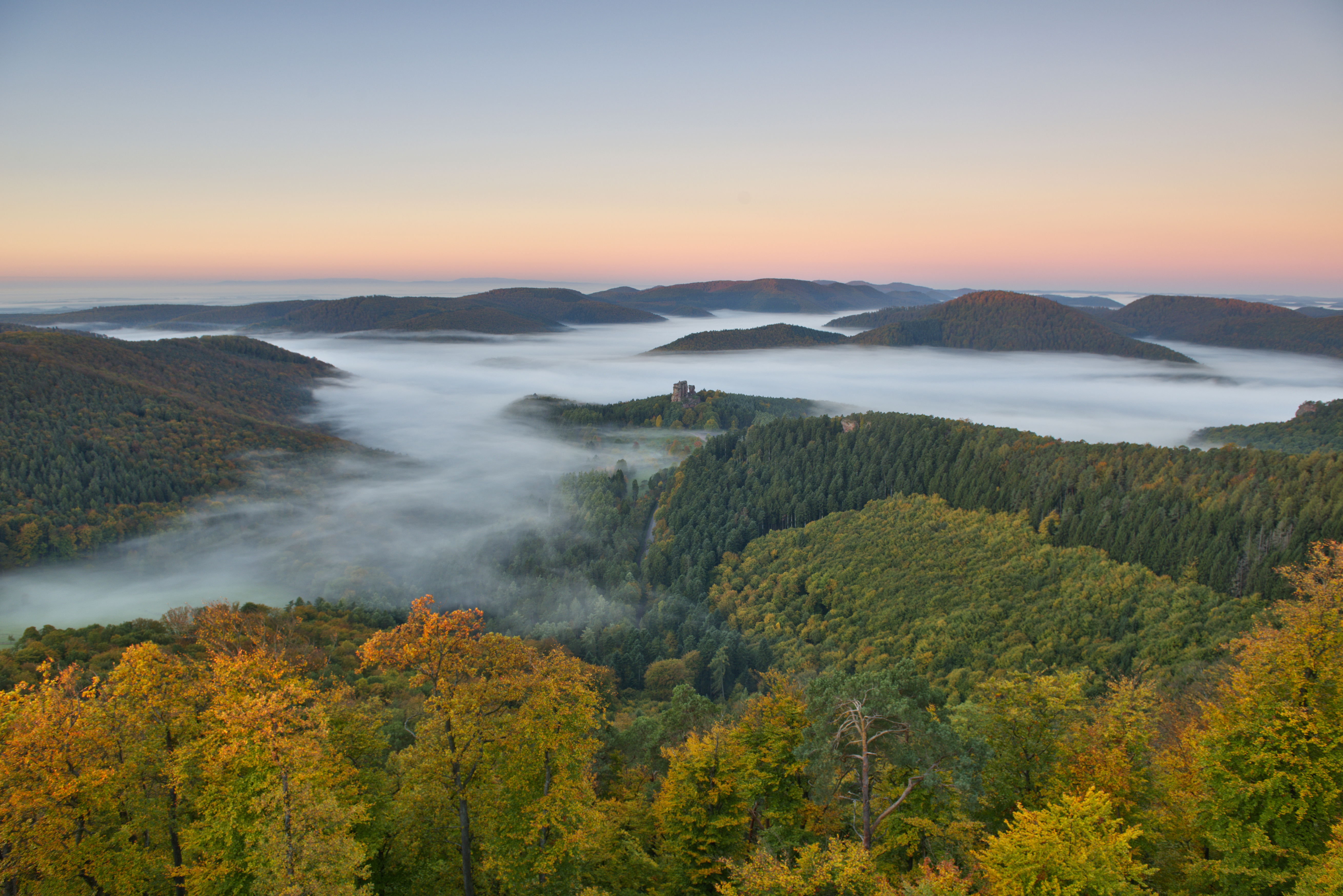 Vue sur le Fleckenstein et les Vosges du Nord