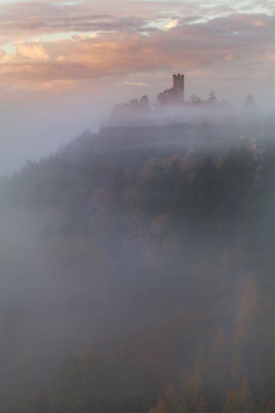 Château du Waldeck dans la brume